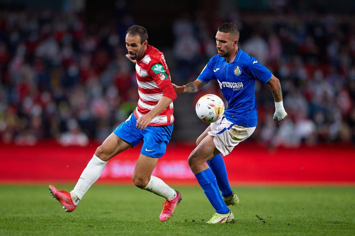 包含赫塔菲主场告捷，抢占首位防守优势的词条