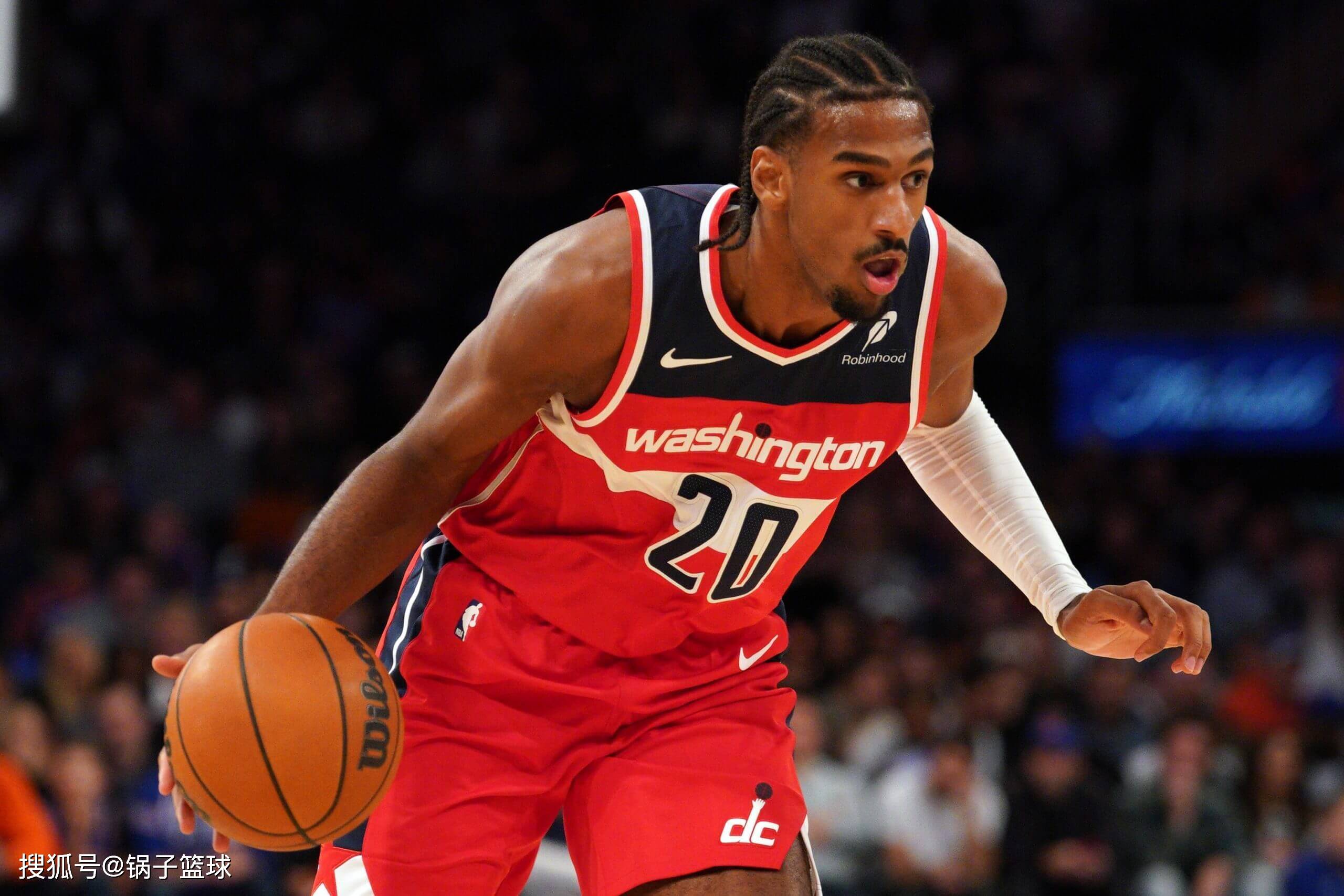 新秀球员崭露头角,关键时刻挺身而出! 新秀球员崭露头角,关键时刻挺身而出!