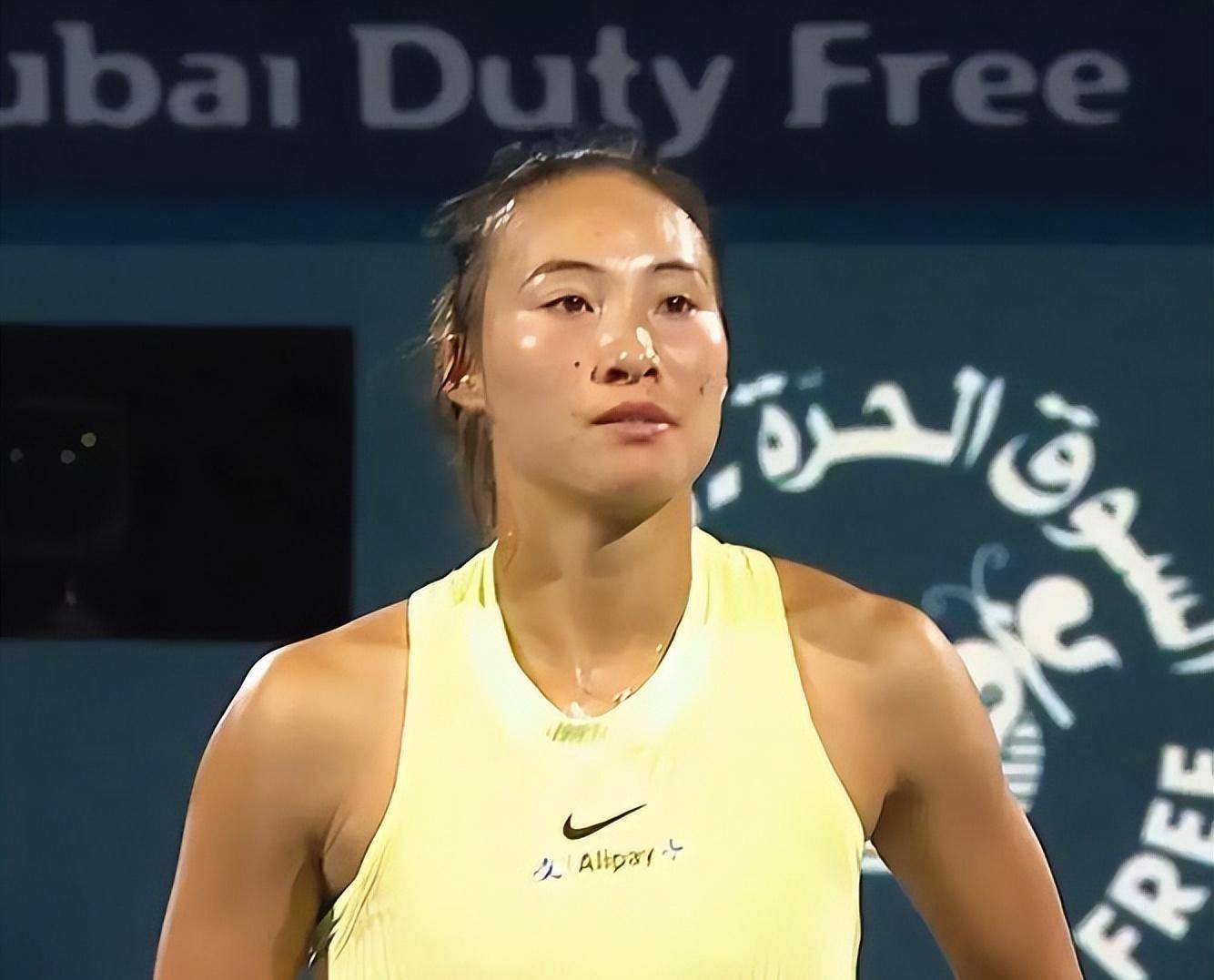 包含阿联酋女篮击败对手，晋级至下一轮的词条