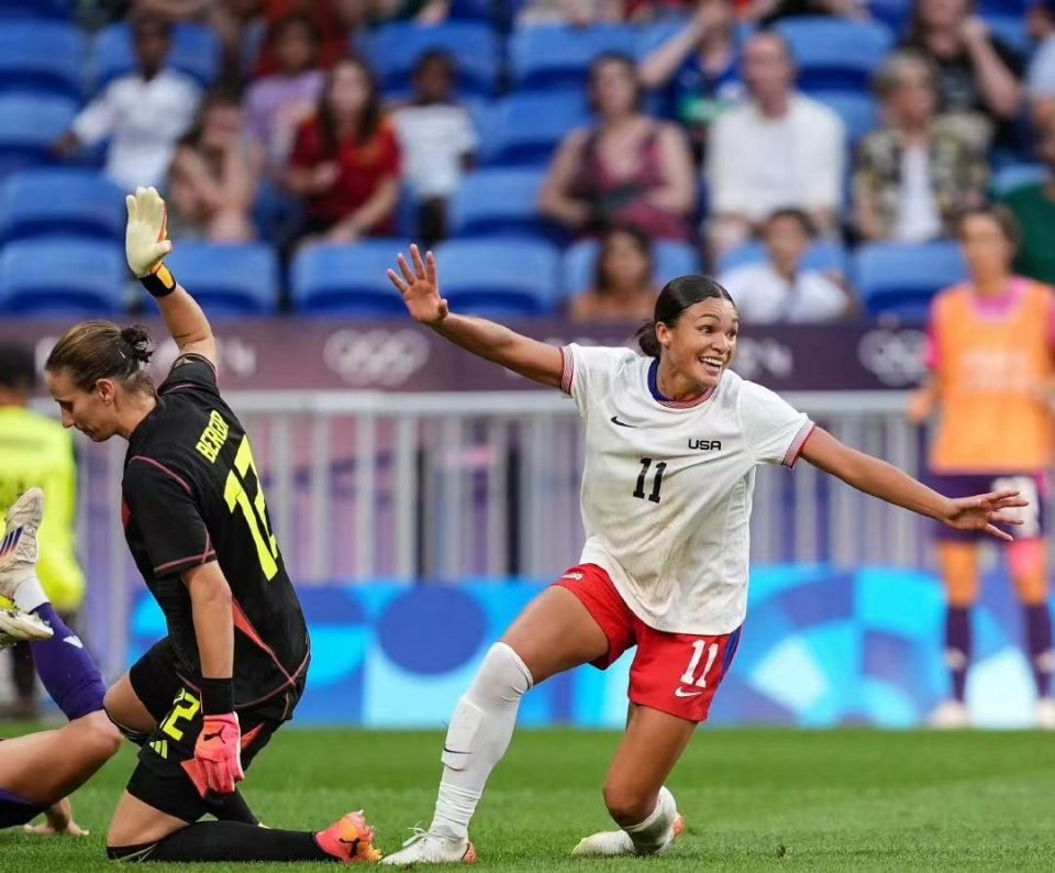 关于硬仗在前:女足比赛场上紧张厮杀的信息 关于硬仗在前:女足比赛场上紧张厮杀的信息