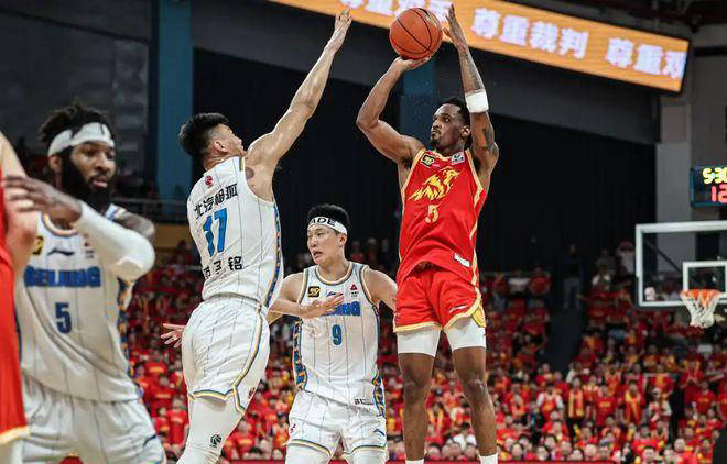 球员技术过硬,助球队赢得胜利的简单介绍 球员技术过硬,助球队赢得胜利的简单介绍