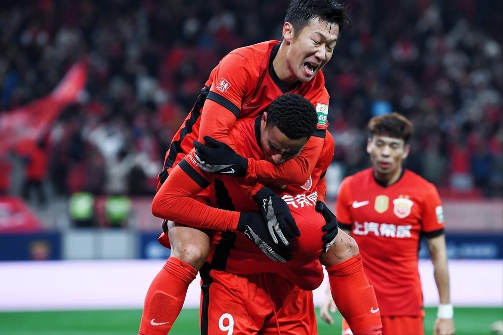 上海上港主场战平对手,暂时失去领先优势的简单介绍 上海上港主场战平对手,暂时失去领先优势的简单介绍