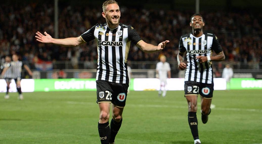 昂热主场击败斯特拉斯堡,全取三分 昂热主场击败斯特拉斯堡,全取三分