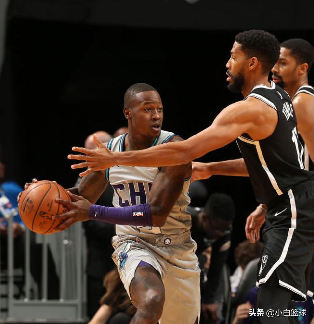 诺维奇主场击败竞争对手,实现反超 诺维奇主场击败竞争对手,实现反超