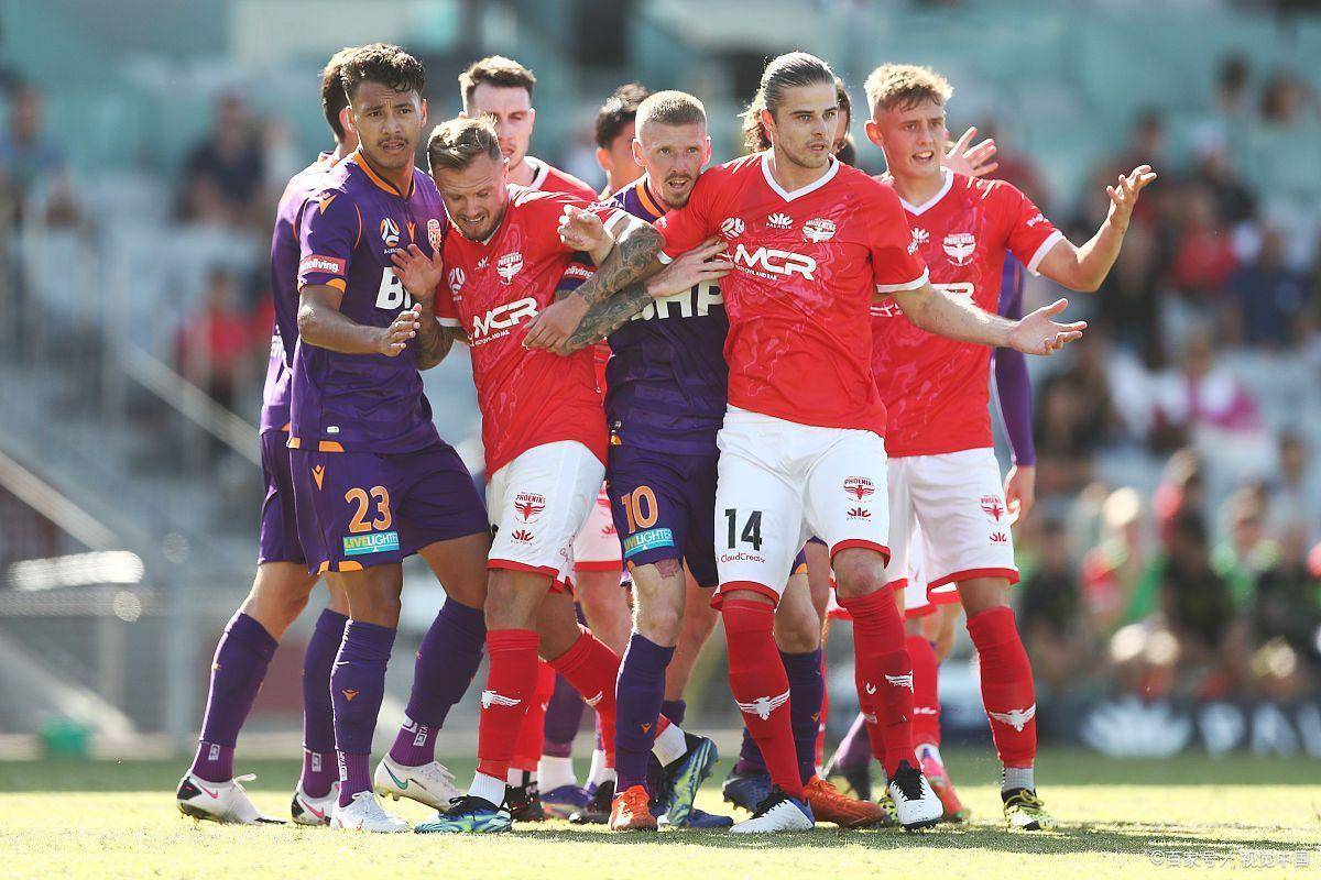 柏林赫塔客场大胜，重返胜利轨道