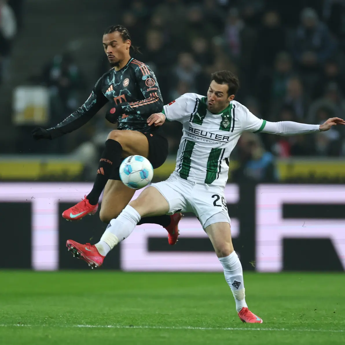 门兴格拉德巴赫客场惊险负于汉堡,保持低迷状态 门兴格拉德巴赫客场惊险负于汉堡,保持低迷状态