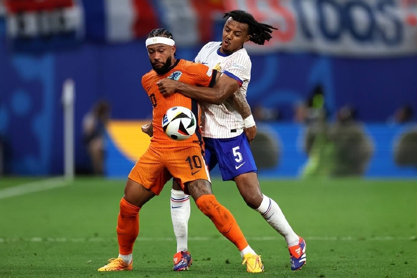 荷兰对阵奥地利呈现出色对抗 荷兰对阵奥地利呈现出色对抗