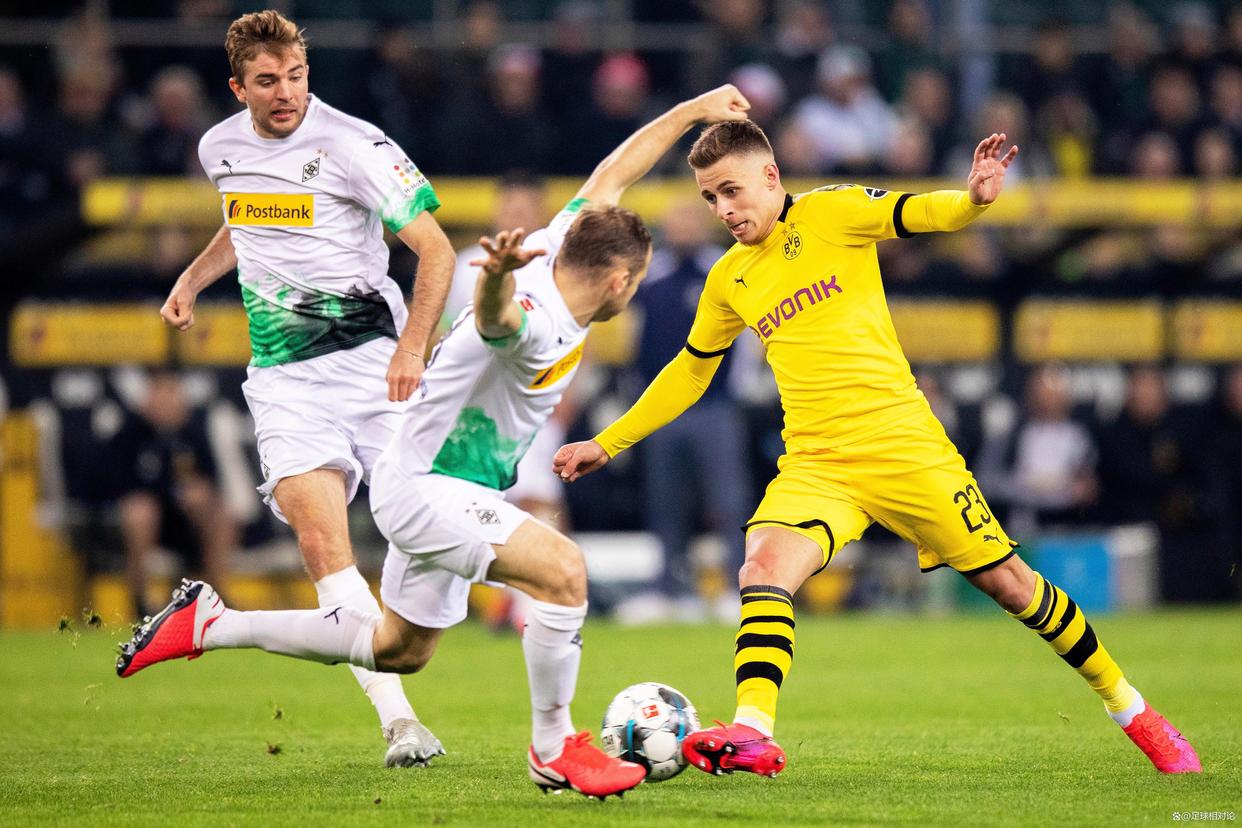 门兴格拉德巴赫浴血奋战取得宝贵三分的简单介绍