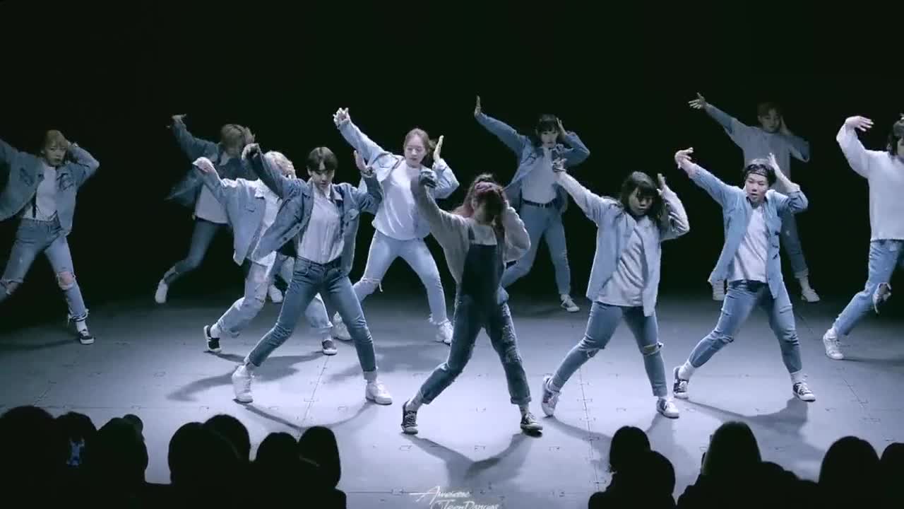 观众尖叫声不绝于耳，赛场变幻莫测