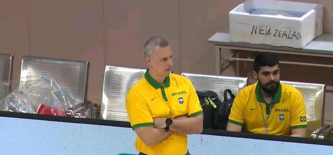 防守成为球队弱点，主帅呼吁全队加强训练