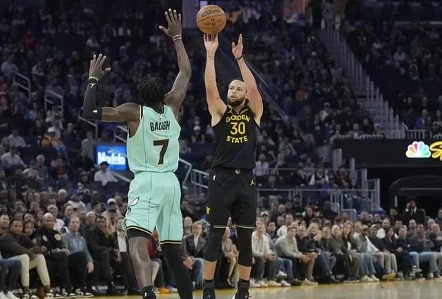 尼克斯主场大胜黄蜂,取得胜利 尼克斯主场大胜黄蜂,取得胜利