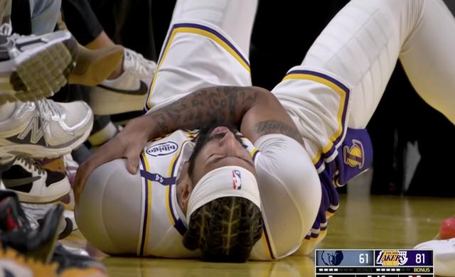 湖人击败快船,浓眉砍下40分! 湖人击败快船,浓眉砍下40分!