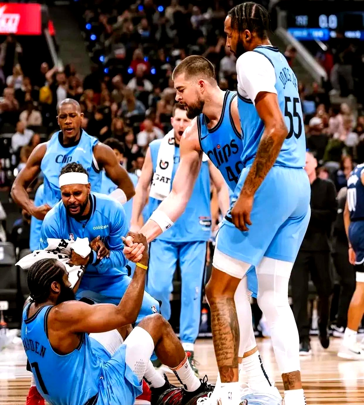 快船寻求外援交易，希望提升实力