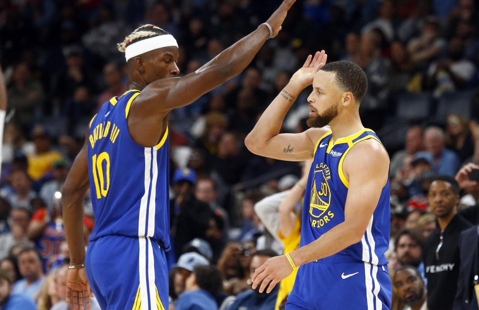 勇士成功逆转追平比赛 勇士成功逆转追平比赛