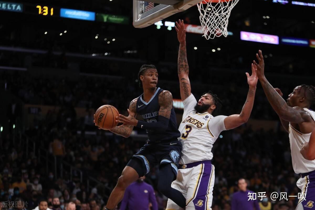 湖人轻取快船,取得四连胜 湖人轻取快船,取得四连胜