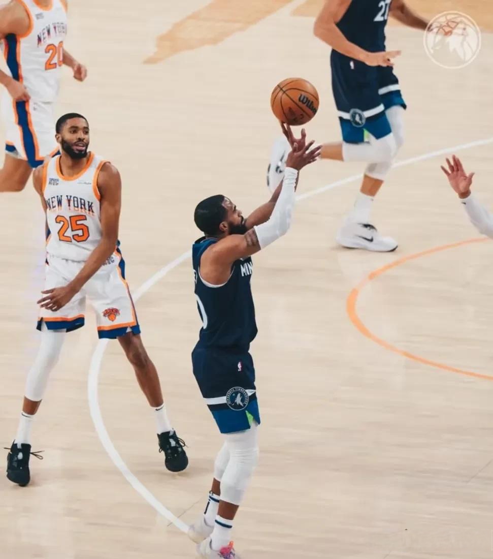 森林狼逆转尼克斯，狂胜对手。