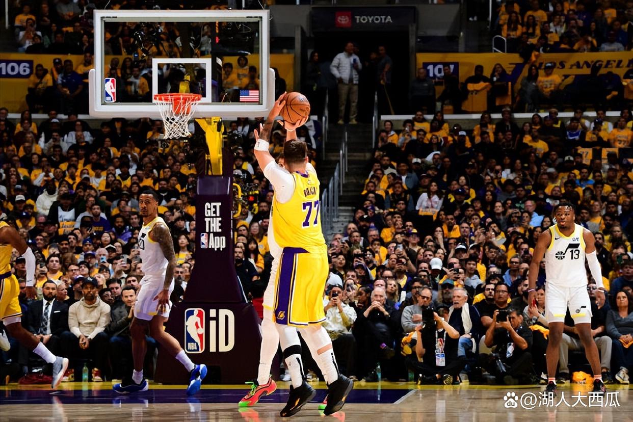 湖人大胜爵士,取得胜利 湖人大胜爵士,取得胜利